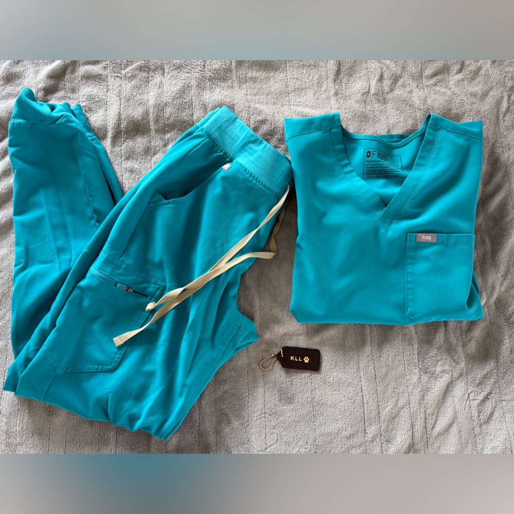 FIGS Teal Scrub Set - Small Tall